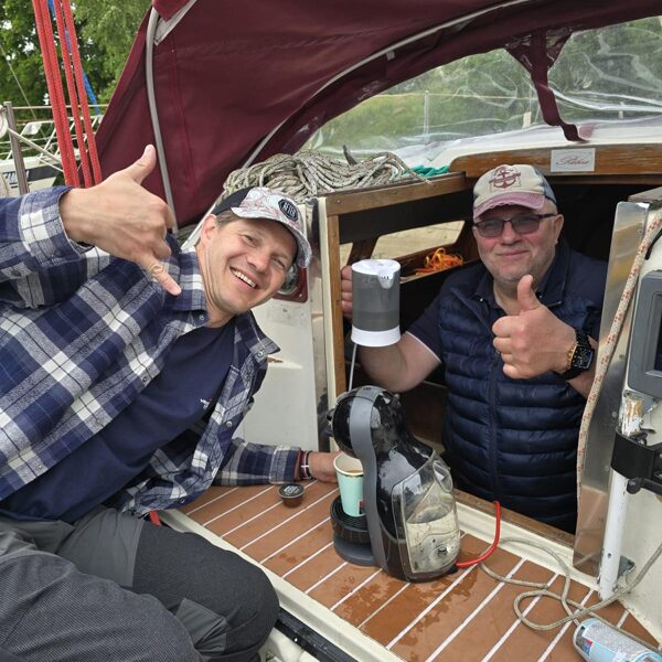 Jaunais kafijas kapsulu Pingvīnaparāts ir iedarbināts